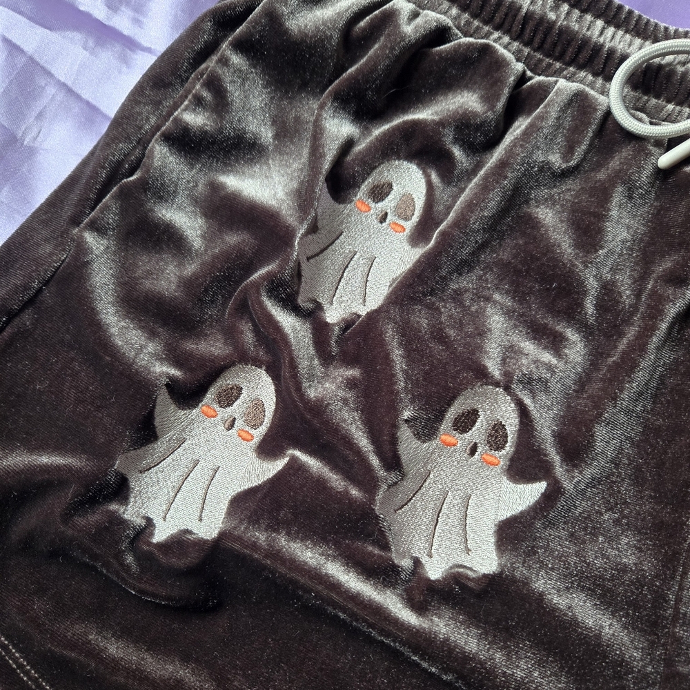 Thorn & Fable Velveteen Ghost Lounge Shorts - Picture 4 of 6